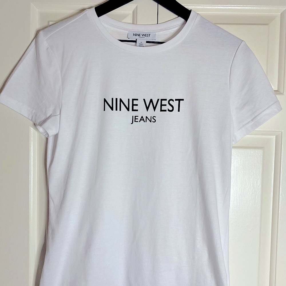Basic White Tee🤍